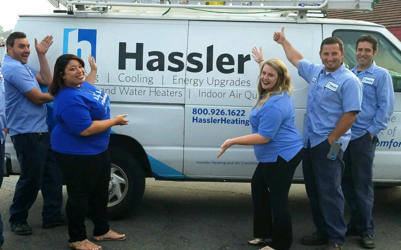 Friendly Hassler Team 半岛全站手机客户端哈斯勒团队竖起大拇指